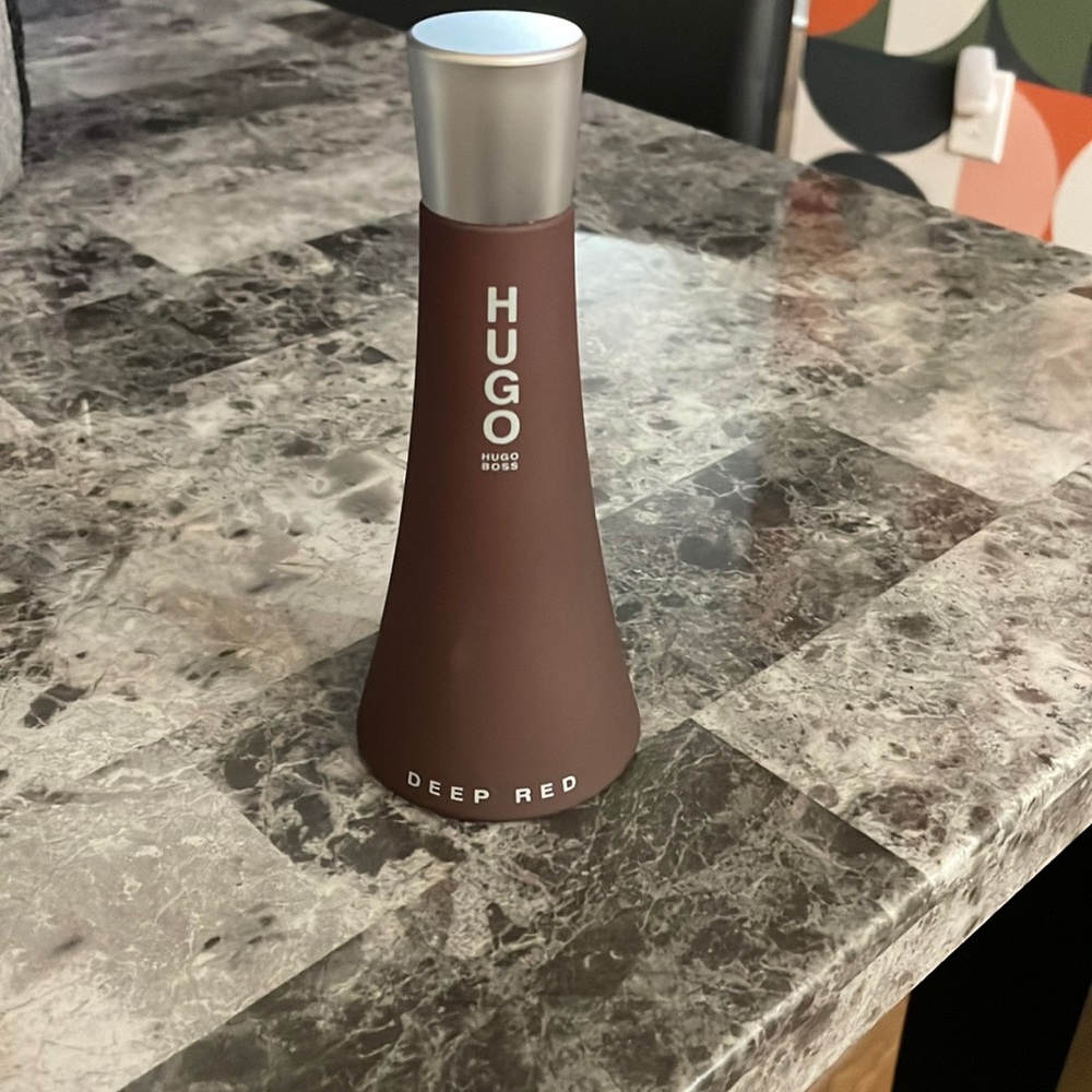 Hugo Deep Red